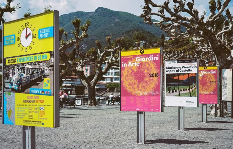 Plakate an der Promenade von Ascona.
